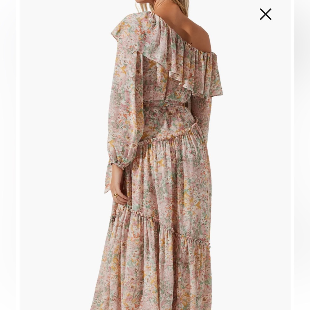 Astr Kaylani Dress size xs.